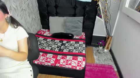 Snapshot of eilen_pink chatting on March 19, 2026, 12:31 pm EILIN PINK online show from March 19, 2026, 12:31 pm