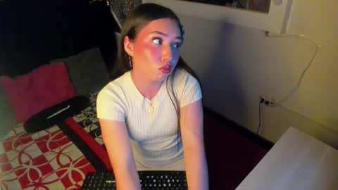 Snapshot of eilen_pink chatting on March 28, 2026, 12:27 pm EILIN PINK online show from March 28, 2026, 12:27 pm