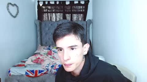 Snapshot of eimy_andres chatting on December 15, 2024, 12:28 pm eimy_andres online show from December 15, 2024, 12:28 pm