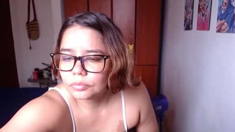 eimy_saenzz online show from February 1, 2026, 5:33 pm