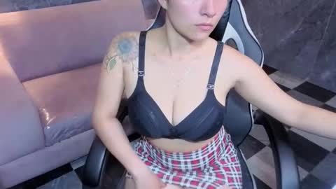 eimy_smith_b online show from February 25, 2026, 7:56 pm