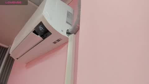 Eimy  online show from December 4, 2024, 3:59 am