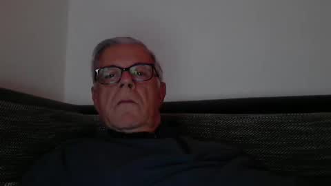 Snapshot of eisbaer1957 chatting on December 11, 2024, 6:09 pm eisbaer1957 online show from December 11, 2024, 6:09 pm