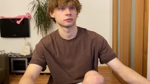 Snapshot of eitanhere chatting on January 19, 2025, 4:57 pm Eitan online show from January 19, 2025, 4:57 pm