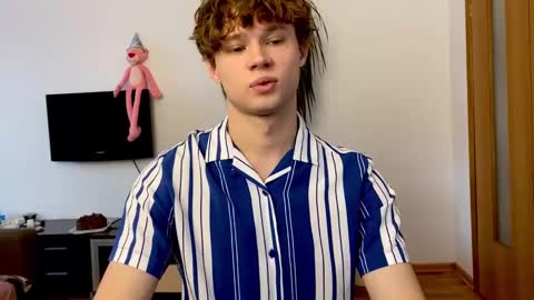 Snapshot of eitanhere chatting on February 19, 2025, 12:22 pm Eitan online show from February 19, 2025, 12:22 pm