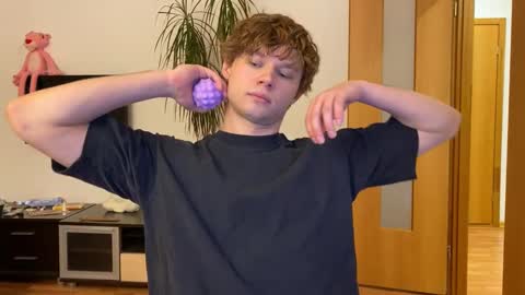 Snapshot of eitanhere chatting on March 3, 2025, 4:24 pm Eitan online show from March 3, 2025, 4:24 pm