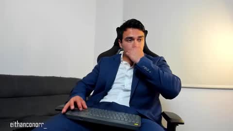 EITHAN CONOR online show from November 10, 2025, 2:21 am