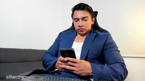 EITHAN CONOR online show from November 11, 2025, 2:22 am