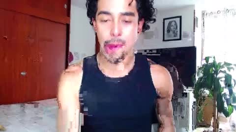 xoxo online show from April 6, 2026, 9:49 pm