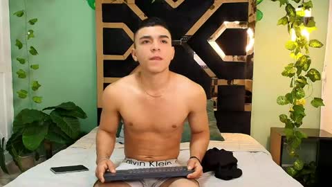 Snapshot of el_jefe32 chatting on May 13, 2026, 1:41 pm jonathan online show from May 13, 2026, 1:41 pm