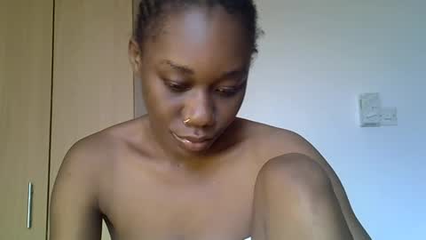 Snapshot of el_petite chatting on December 9, 2024, 1:45 pm petite online show from December 9, 2024, 1:45 pm