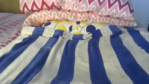 Snapshot of el_petite chatting on March 8, 2025, 1:03 pm petite online show from March 8, 2025, 1:03 pm