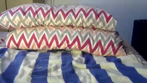 Snapshot of el_petite chatting on March 9, 2025, 4:00 pm petite online show from March 9, 2025, 4:00 pm