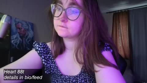 If you like it when I meow give me a thumbs up online show from February 10, 2025, 1:01 pm