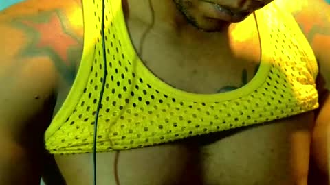 Snapshot of el_vecino_m chatting on May 15, 2026, 6:53 am el_vecino_m online show from May 15, 2026, 6:53 am