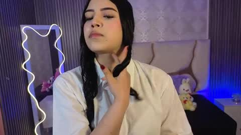 ela_tay1 online show from May 2, 2026, 7:19 pm