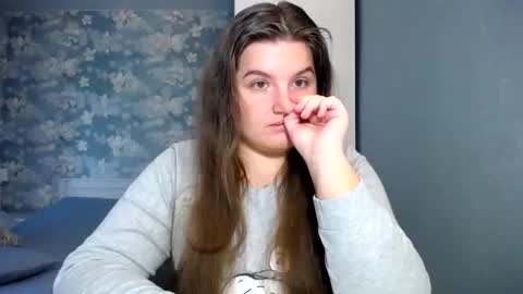 Elanis online show from February 15, 2026, 2:14 pm