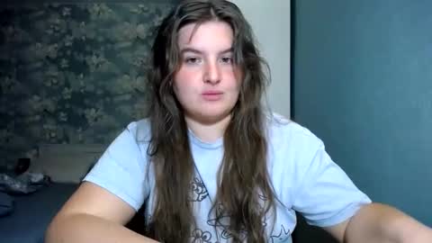 Snapshot of elanis_blair chatting on May 16, 2026, 12:40 am Elanis online show from May 16, 2026, 12:40 am