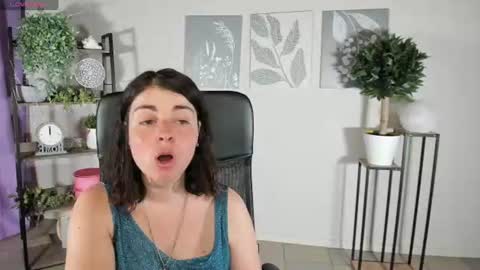 Snapshot of elara_starfall chatting on June 23, 2026, 5:49 am Marta online show from June 23, 2026, 5:49 am
