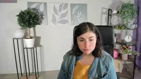 Snapshot of elara_starfall chatting on June 29, 2026, 5:25 am Marta online show from June 29, 2026, 5:25 am