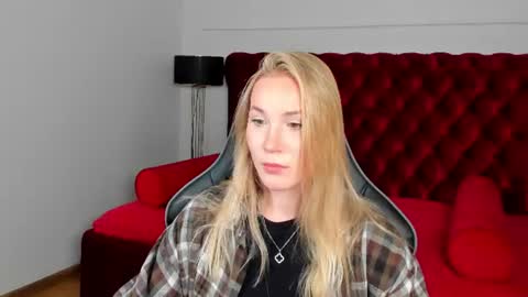 elaravoltage online show from August 10, 2026, 5:00 am