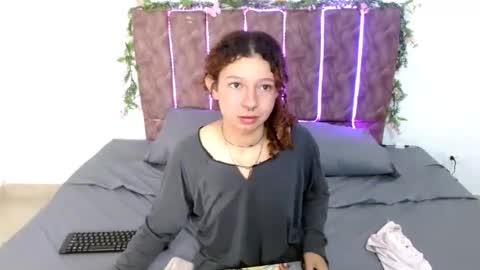 elarose723 online show from October 10, 2025, 2:16 pm