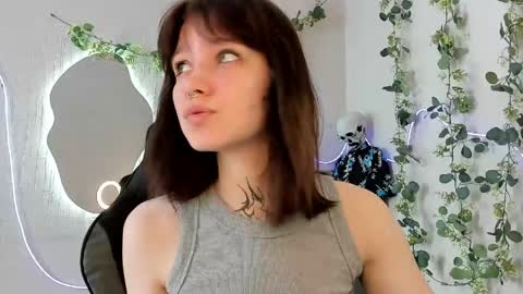 elastikiss online show from April 19, 2026, 8:57 am