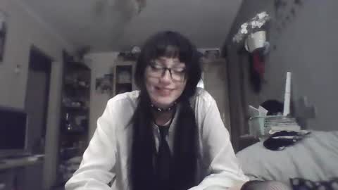 Snapshot of elaynetanton chatting on June 18, 2026, 6:45 pm Lia online show from June 18, 2026, 6:45 pm