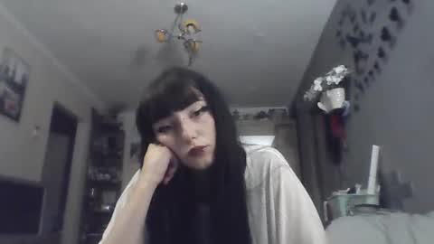 Snapshot of elaynetanton chatting on July 19, 2026, 11:41 pm Lia online show from July 19, 2026, 11:41 pm