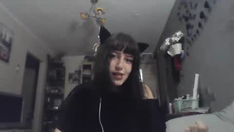 Snapshot of elaynetanton chatting on July 22, 2026, 12:24 am Lia online show from July 22, 2026, 12:24 am