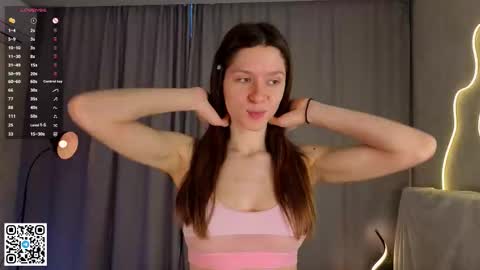 Mia online show from September 10, 2025, 4:12 am