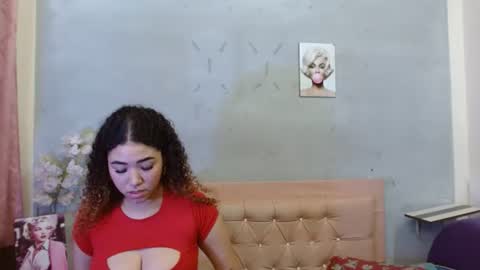 Snapshot of eleanor_rouillard chatting on June 16, 2026, 4:42 pm eleanor_rouillard online show from June 16, 2026, 4:42 pm