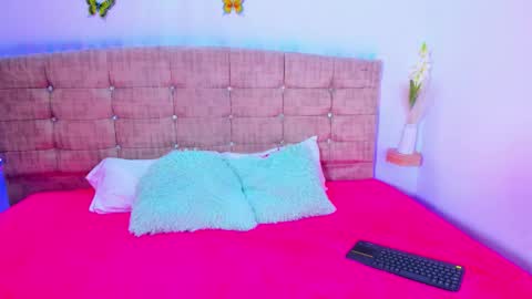 electra__moon online show from March 3, 2026, 5:52 pm