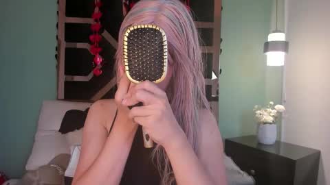 electra_gosselin online show from February 19, 2026, 3:57 am