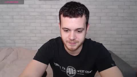 Snapshot of electric_smile chatting on January 18, 2026, 11:58 am Alex online show from January 18, 2026, 11:58 am