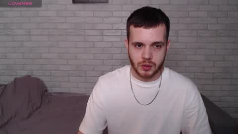 Snapshot of electric_smile chatting on March 10, 2026, 3:28 pm Alex online show from March 10, 2026, 3:28 pm