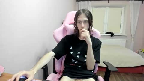 eleganc3 online show from October 2, 2025, 7:10 pm