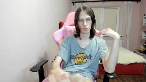 eleganc3 online show from October 20, 2025, 9:48 pm