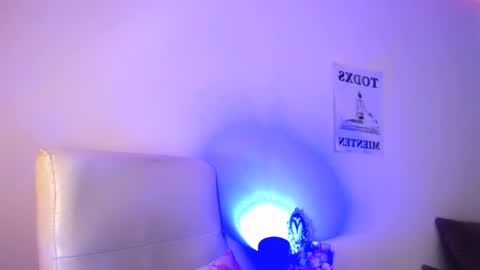  Elektra Sky  online show from April 5, 2026, 7:44 pm