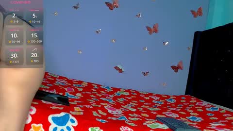 Snapshot of elektrasexy18 chatting on February 24, 2025, 9:43 am chiqui online show from February 24, 2025, 9:43 am