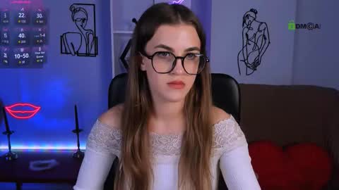 elen_dark online show from October 6, 2025, 3:09 pm