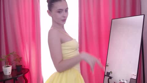 Snapshot of elena_vysotskaya chatting on February 27, 2026, 9:09 am Elena online show from February 27, 2026, 9:09 am