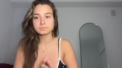 Snapshot of elenahere4u chatting on March 16, 2026, 7:51 pm Elena online show from March 16, 2026, 7:51 pm