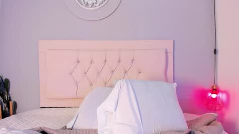 Snapshot of elevensky_ chatting on February 6, 2025, 10:53 pm Elevensky online show from February 6, 2025, 10:53 pm