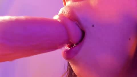Snapshot of elevensky_ chatting on March 1, 2025, 12:07 am Elevensky online show from March 1, 2025, 12:07 am