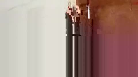 elfierros08 online show from March 2, 2025, 5:01 am