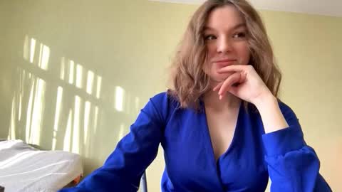 Mila online show from February 26, 2026, 9:08 am