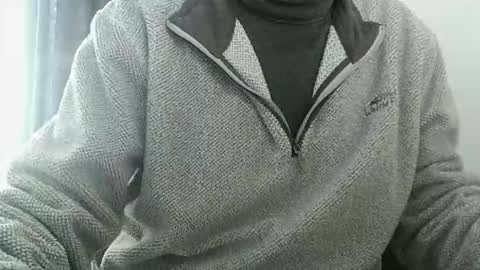 elfyonee online show from February 11, 2025, 2:35 pm