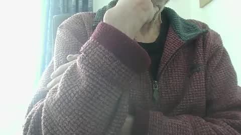 elfyonee online show from March 5, 2025, 10:33 am