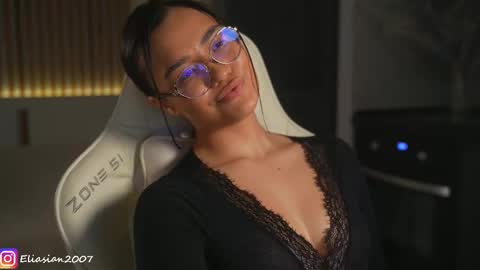 Snapshot of eli_asian chatting on March 31, 2026, 12:27 pm Eli online show from March 31, 2026, 12:27 pm